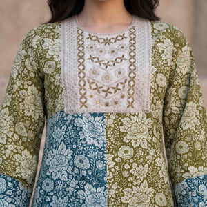 Rose Bloom Print & Embroidered Neck Women Darra - Blue & Green