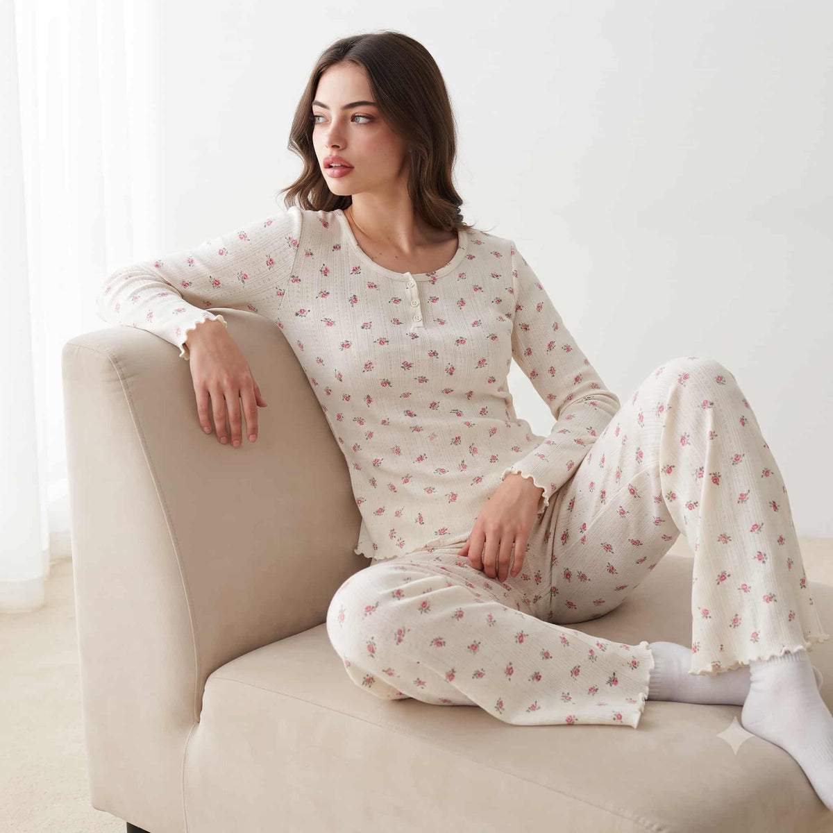 Rosy Bloom Women Full Sleeves Pajama Set – Cream
