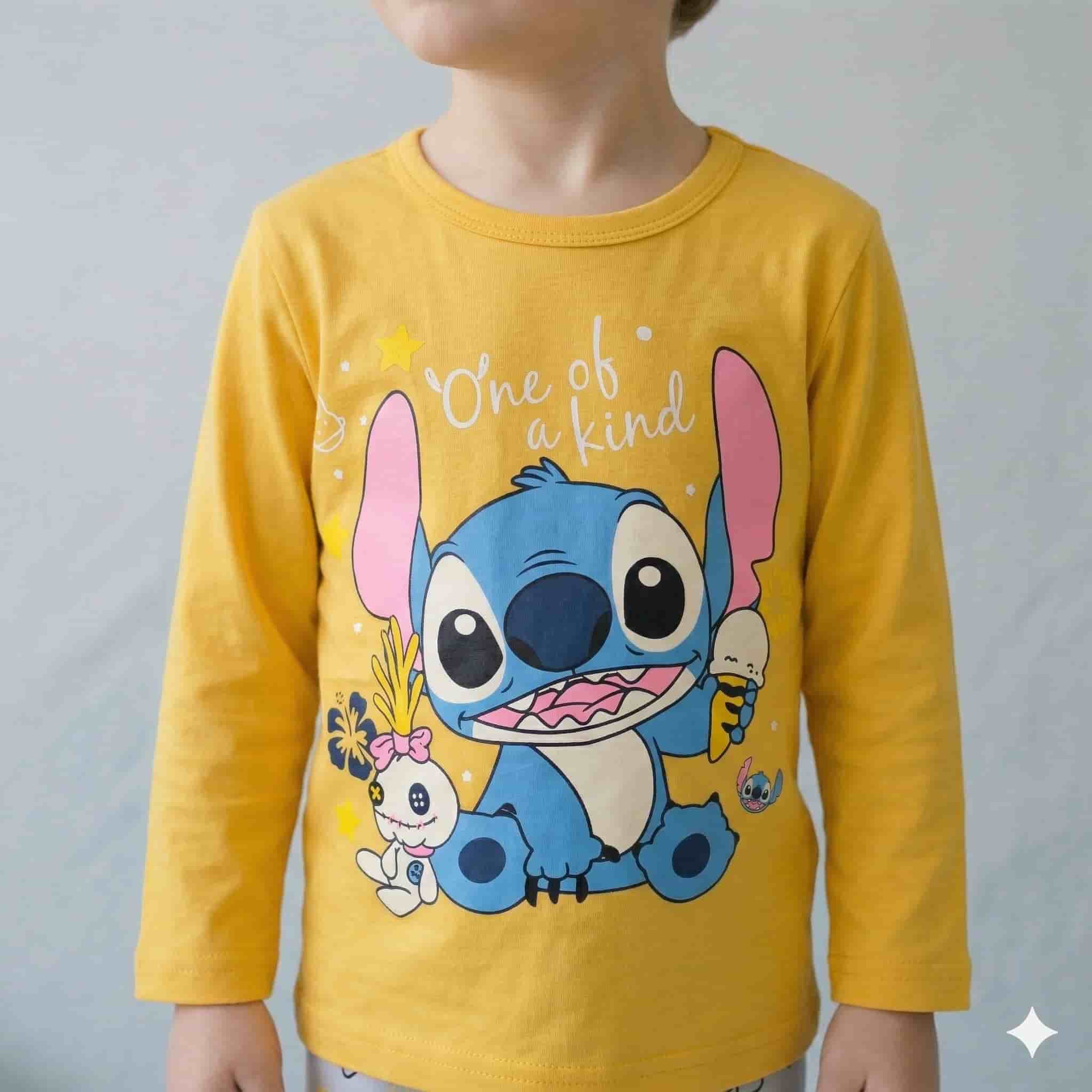 طقم بيجامة أولادي بأكمام طويلة بطبعة Stitch - أصفر