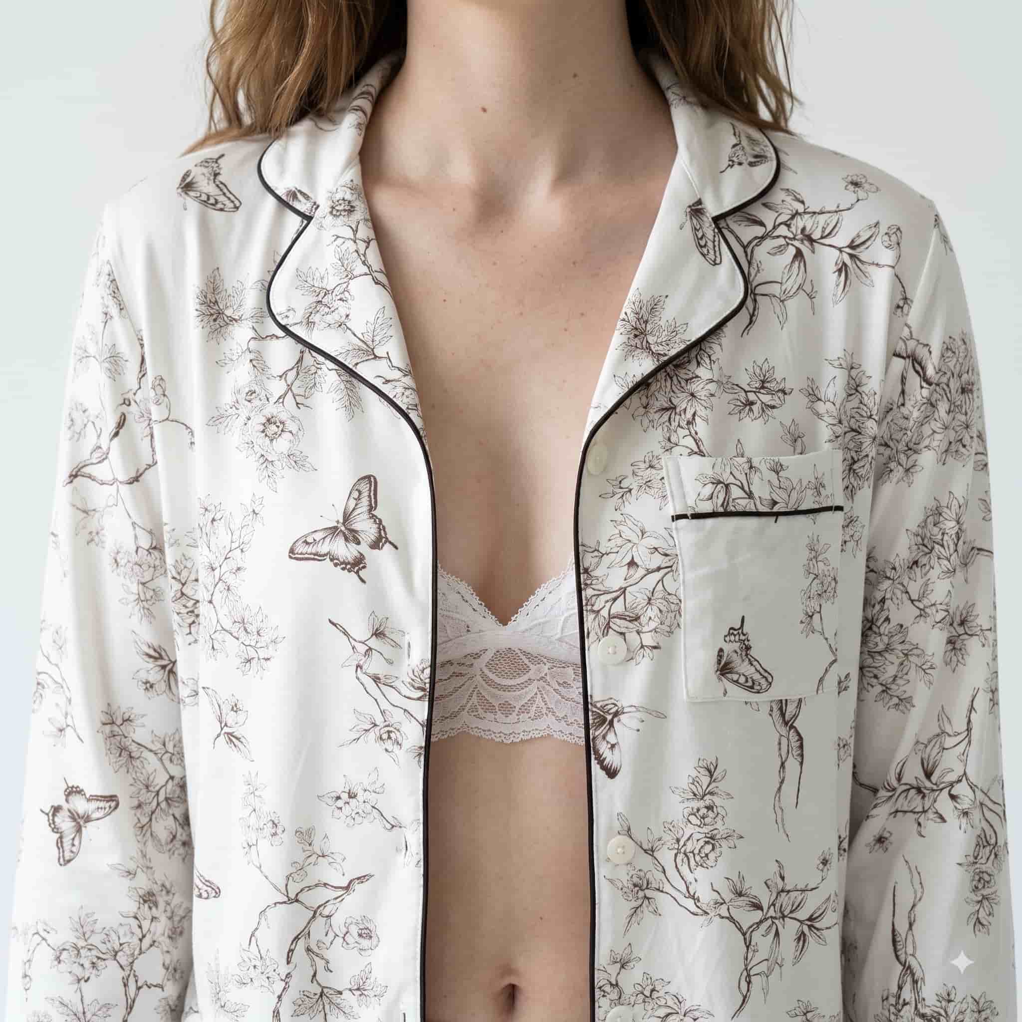 Sepia Bloom Women Full Sleeves Pajama Set - White