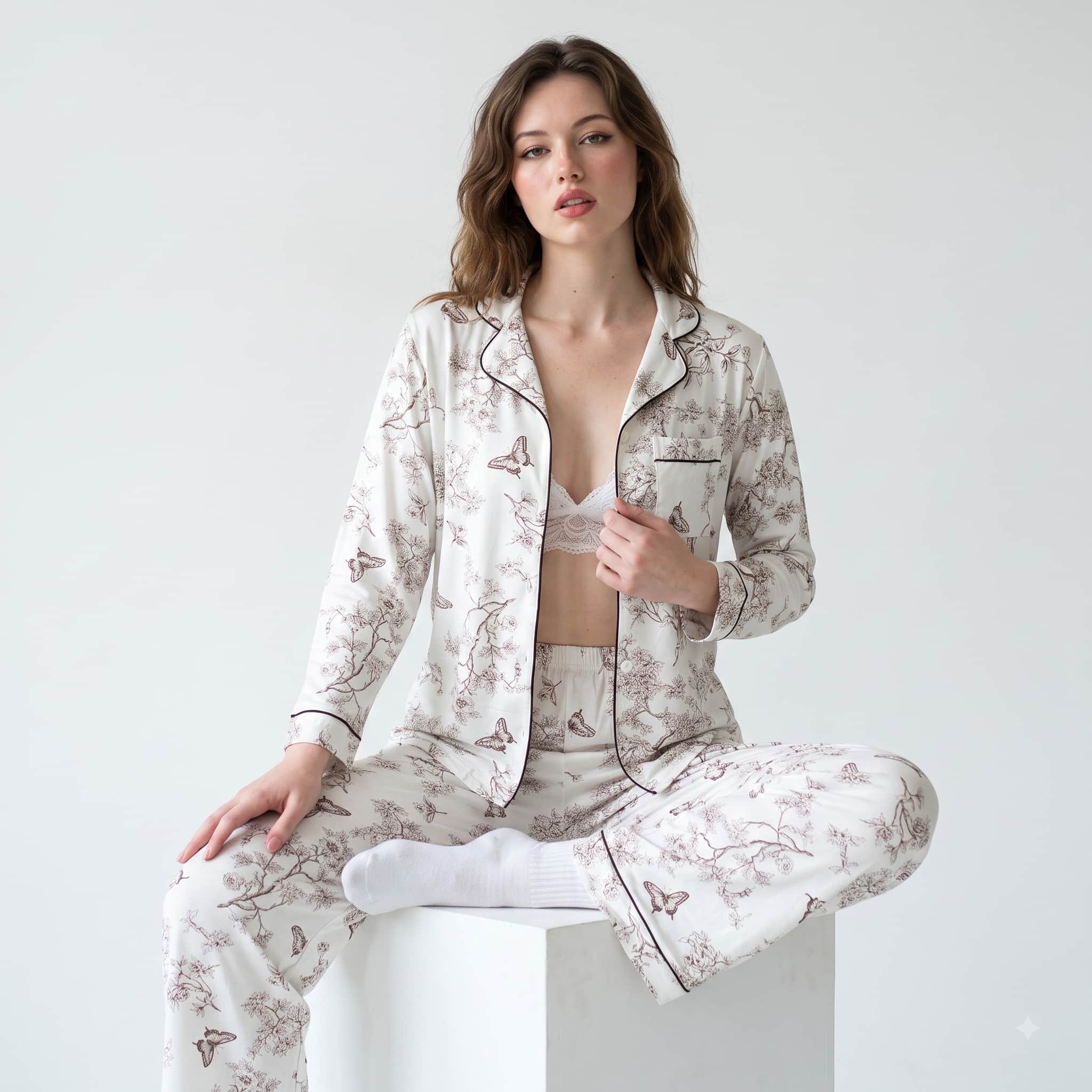 Sepia Bloom Women Full Sleeves Pajama Set - White