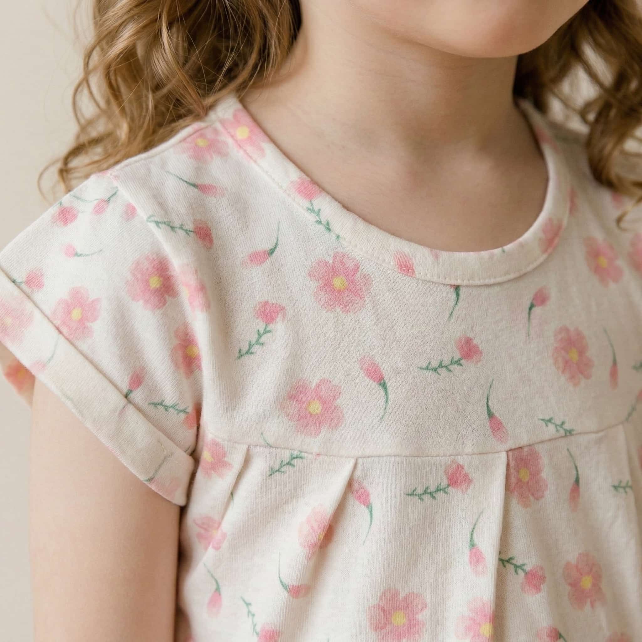 طقم شورت بناتي Dainty Daisy - أبيض